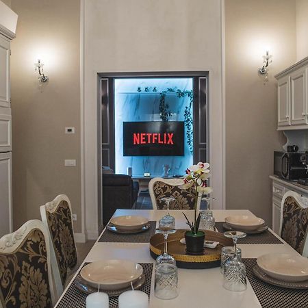 Belvedere Luxury Apartment, View On The Lucca Walls 外观 照片